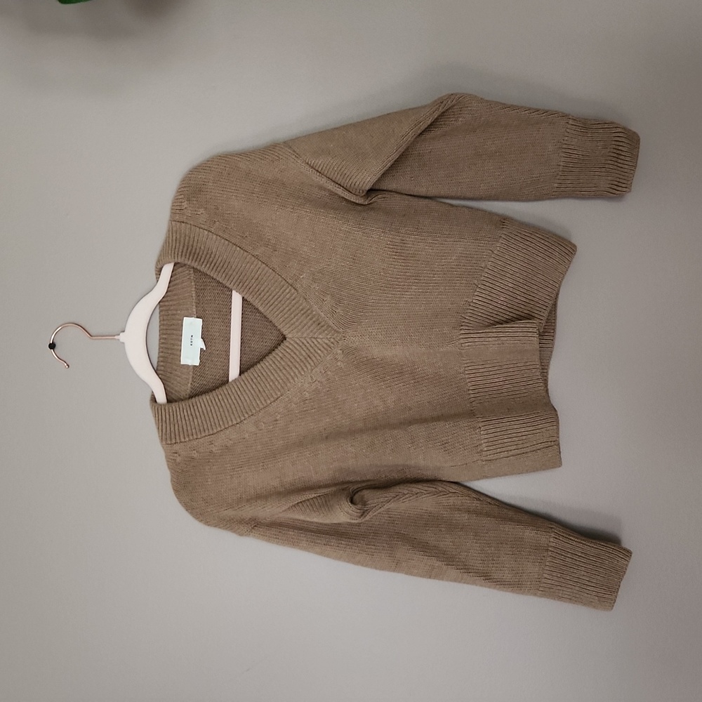 KOTN V-Neck Sweater